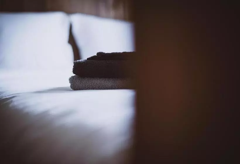 Poëziehotel Surplace   15 Min Van Pairi Daiza & Zoning Ghislenghien