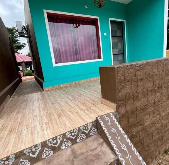 Leo Comforts River Side Resort