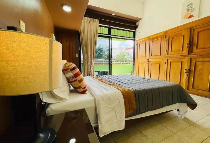 The Rainier Bed & Breakfast 5