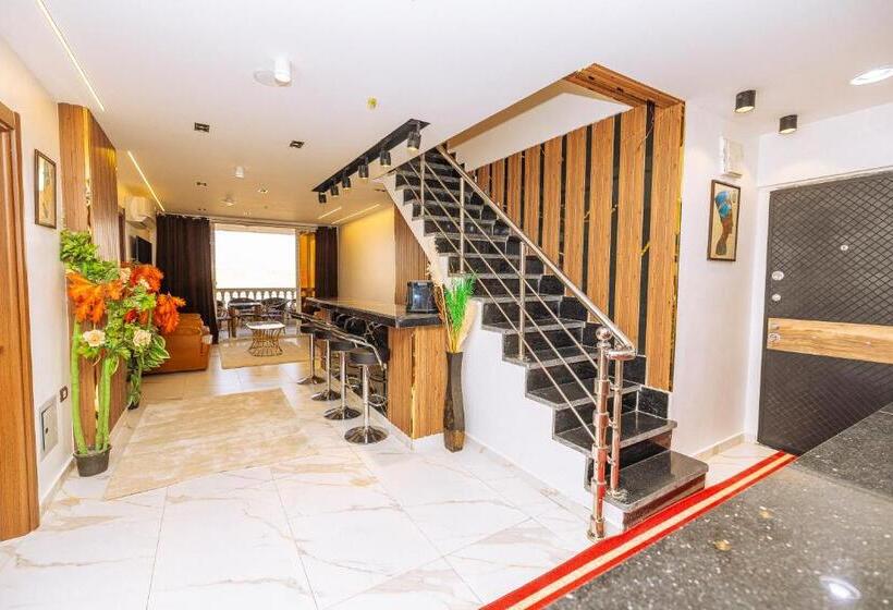 هاستل White Pyramids Inn