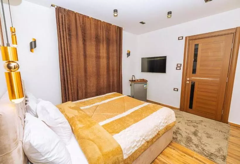 هاستل White Pyramids Inn