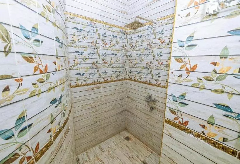هاستل White Pyramids Inn