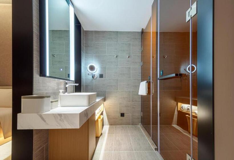 Atour Hotel Meizhou West Station R&f Center