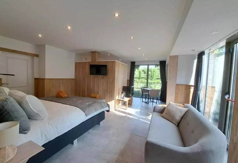 Aamiaismajoitus (B&B) D&d Domein Den Buiten