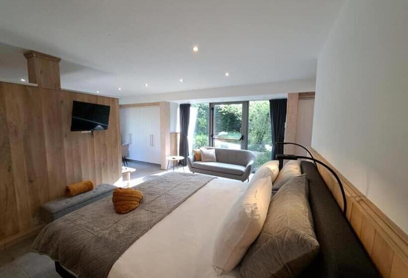 تختخواب و صبحانه D&d  Domein Den Buiten