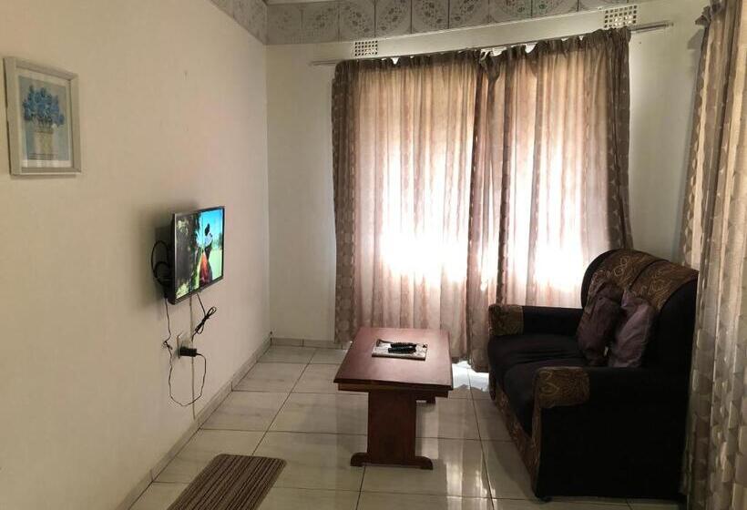 Emakhabeleni Bed & Breakfast