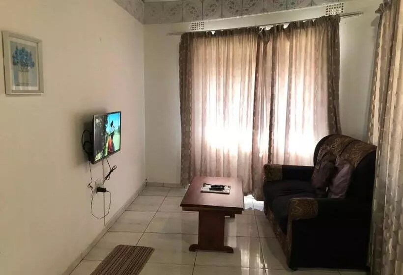 Emakhabeleni Bed & Breakfast