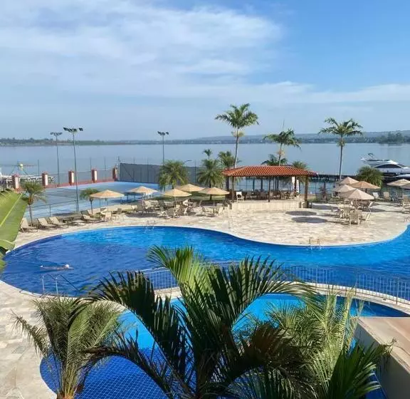 Flat Lake Side Decoração Retrô