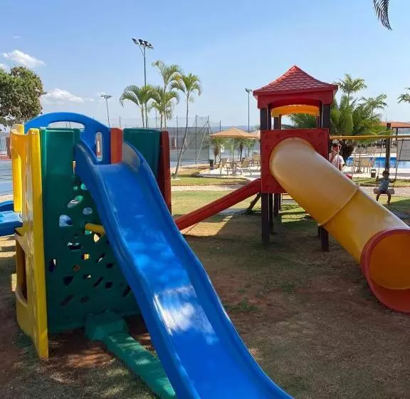 Flat Lake Side Decoração Retrô