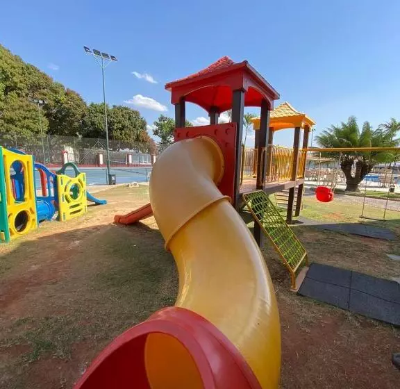 Flat Lake Side Decoração Retrô