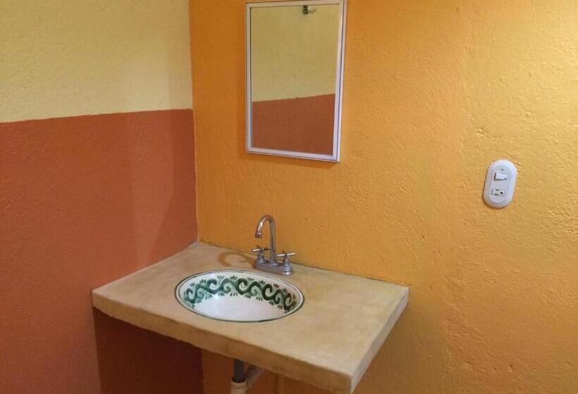 هتل Amueblados Las Salinas