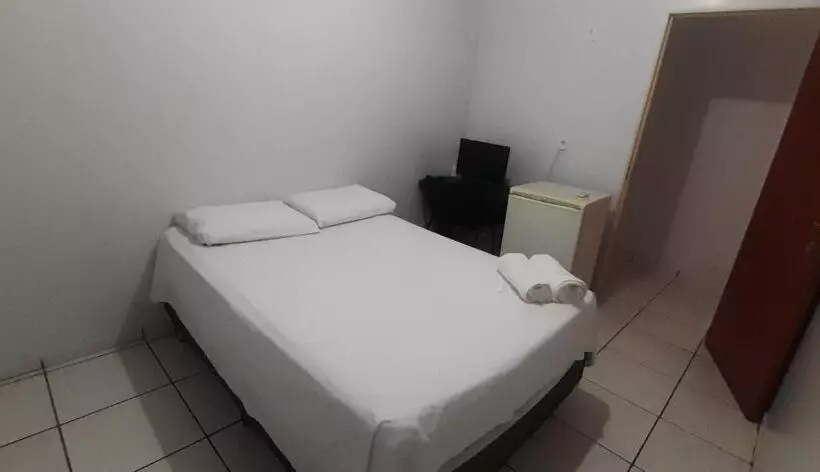 هتل Arara Azul