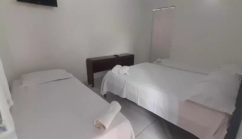 هتل Arara Azul
