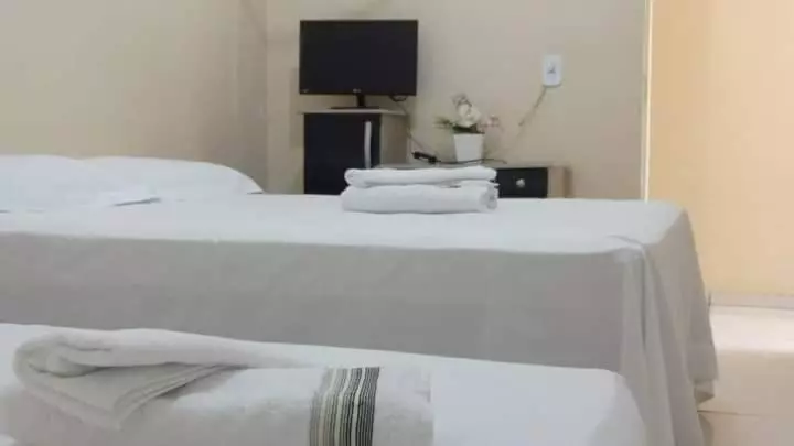 هتل Arara Azul