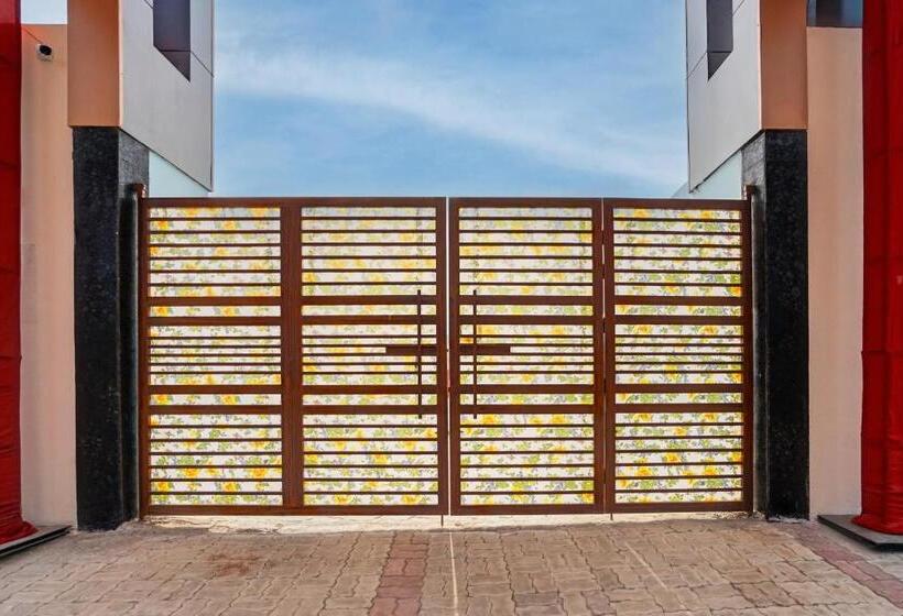 فندق Collection O Amit Legagcy Resort