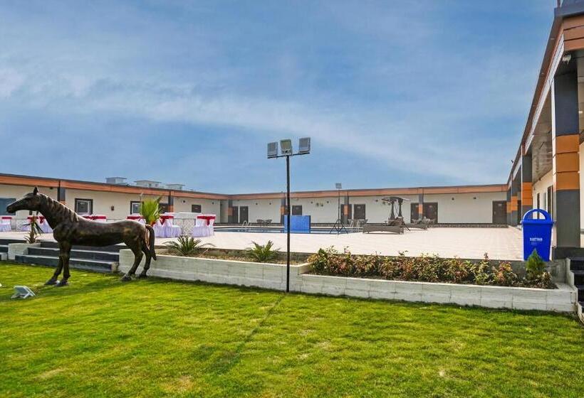 فندق Collection O Amit Legagcy Resort