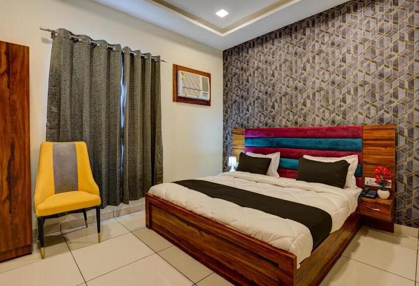 فندق Collection O Amit Legagcy Resort