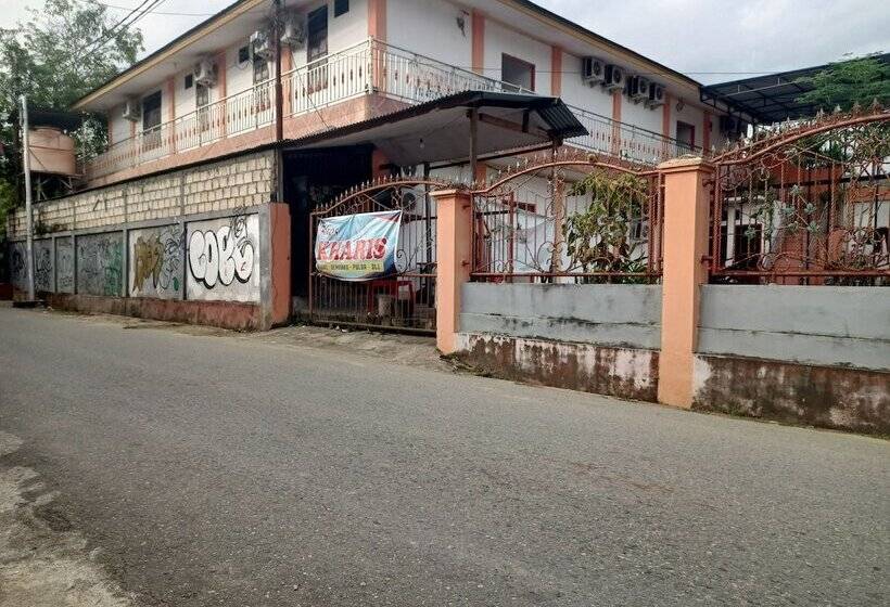 בית מלון כפרי Oyo 93332 Kharis Home Stay