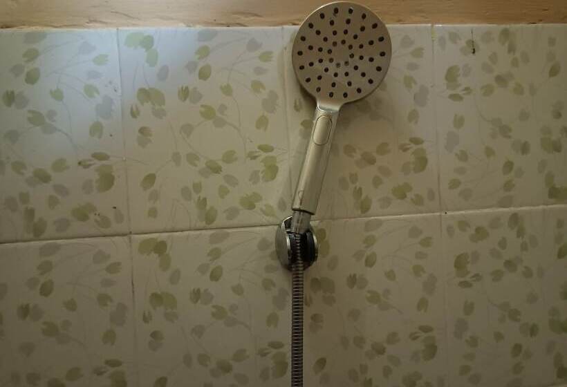 בית מלון כפרי Oyo 93332 Kharis Home Stay