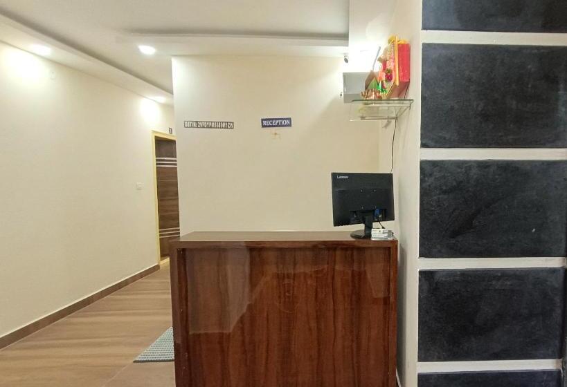 בית מלון כפרי Staymaker Karanji Paradise   Next To Liquor Station