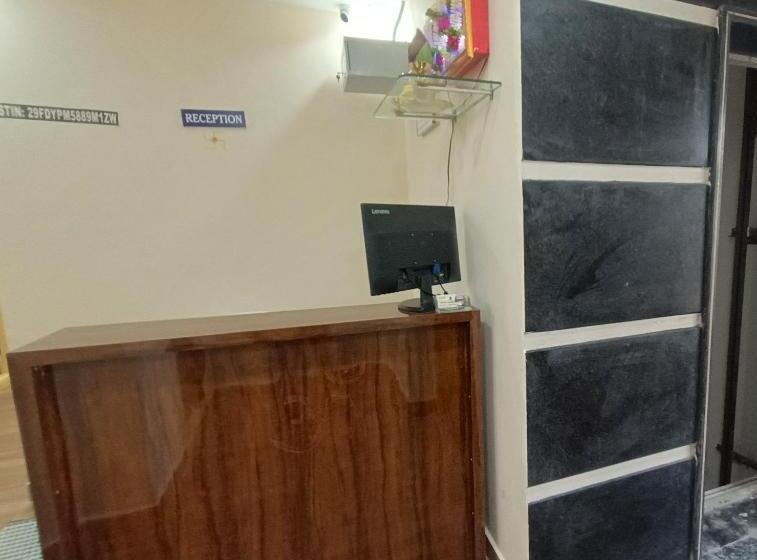 בית מלון כפרי Staymaker Karanji Paradise   Next To Liquor Station