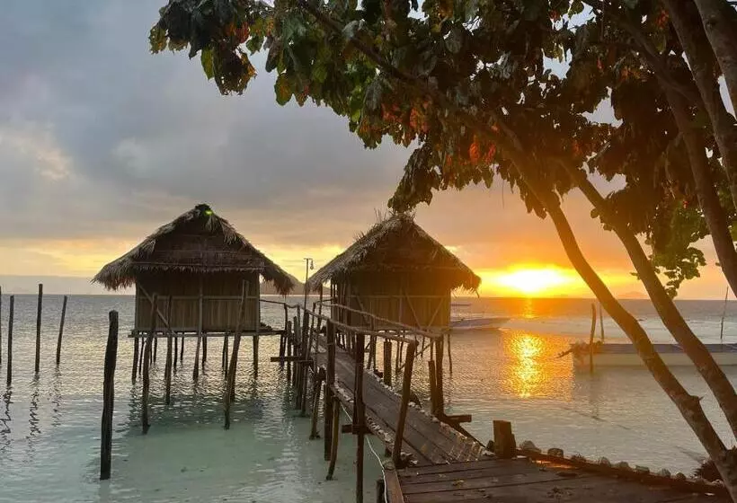 ホテル Tamaku House Reef Raja Ampat