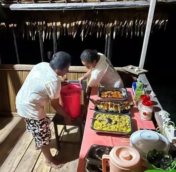 ホテル Tamaku House Reef Raja Ampat