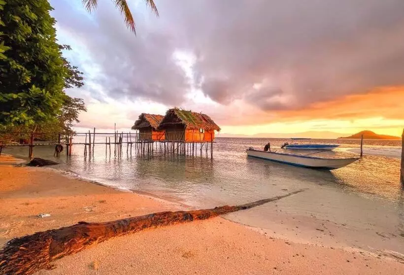 ホテル Tamaku House Reef Raja Ampat