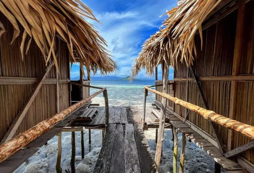 ホテル Tamaku House Reef Raja Ampat