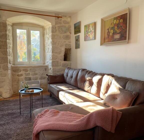 هتل Villaoldmariner