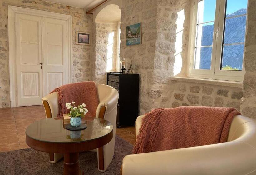 هتل Villaoldmariner