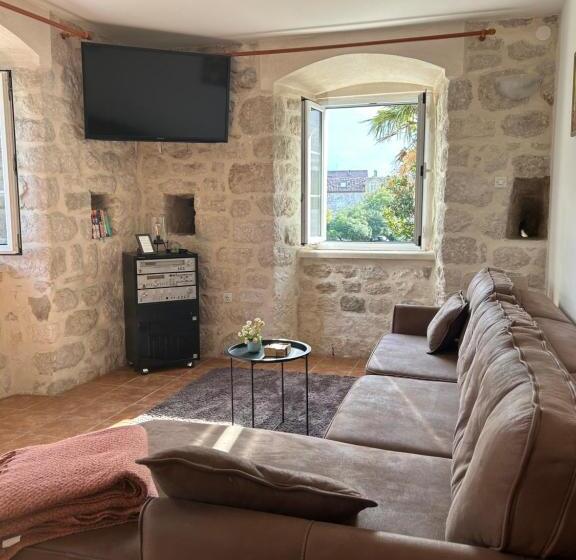 هتل Villaoldmariner