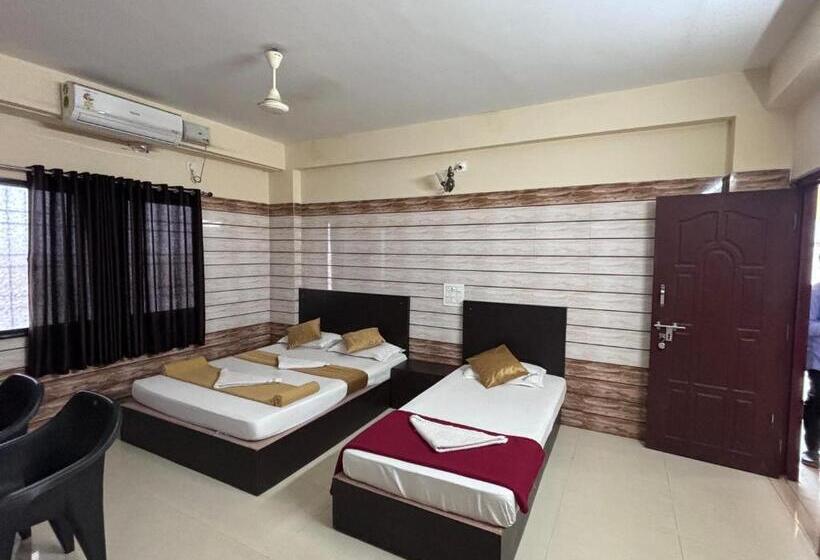 酒店 Yamuna Vihar Toursit Home