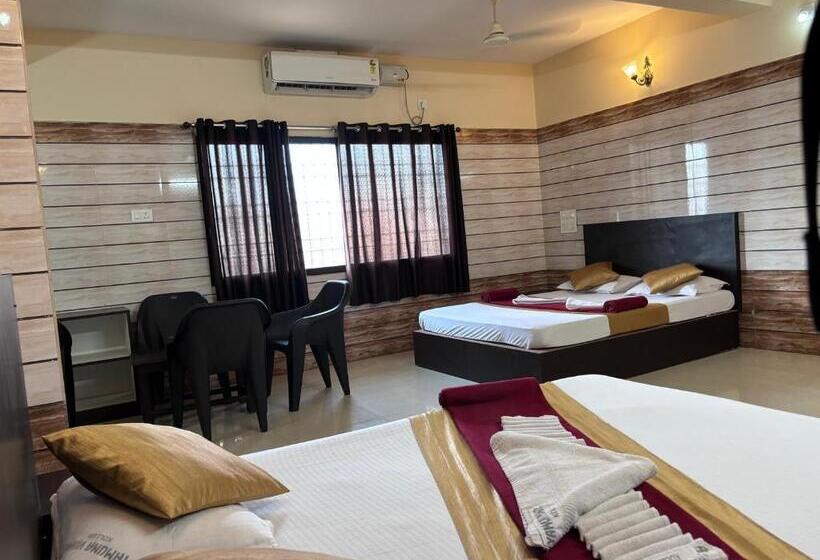 酒店 Yamuna Vihar Toursit Home