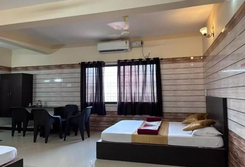 Hotelli Yamuna Vihar Toursit Home