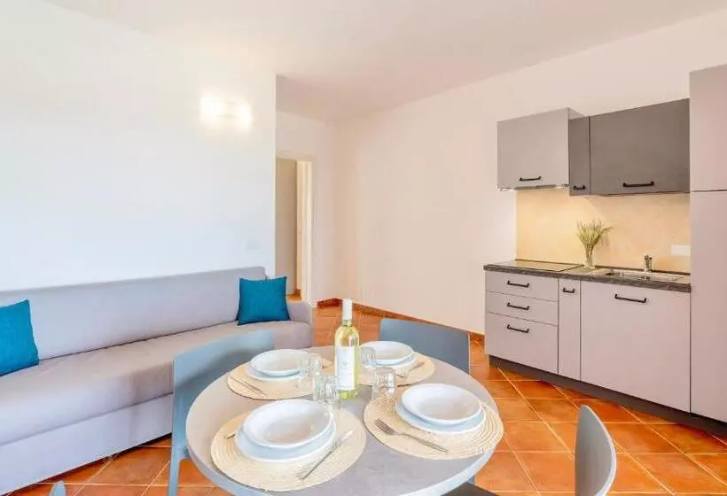 Isa Residence With Swimming Pool In Isola Rossa, Apartments With Air Conditioning And Private Outdoo