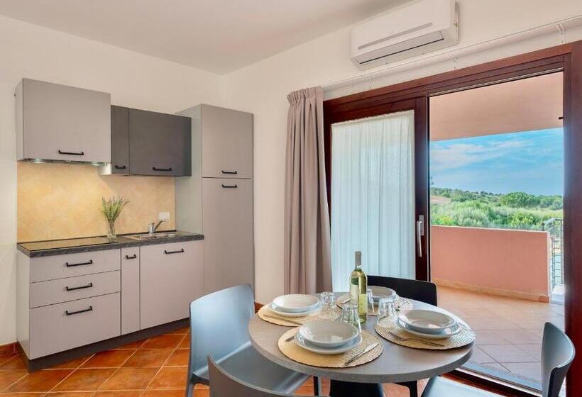 Isa Residence With Swimming Pool In Isola Rossa, Apartments With Air Conditioning And Private Outdoo