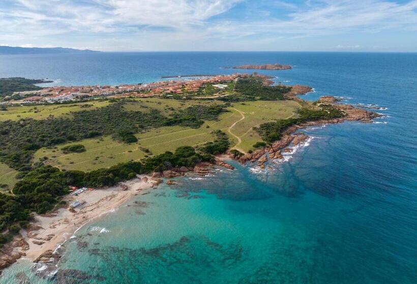 Isa Residence With Swimming Pool In Isola Rossa, Apartments With Air Conditioning And Private Outdoo