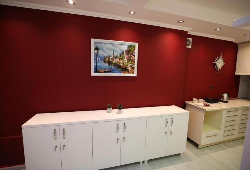 Little Corner Hostel