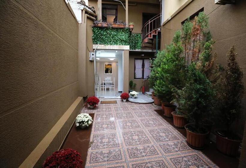 Little Corner Hostel