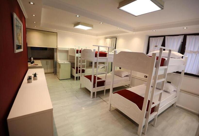 Little Corner Hostel