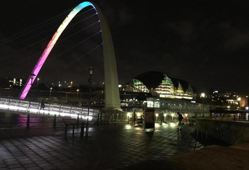 پانسیون Napier Street