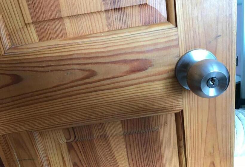 پانسیون Napier Street