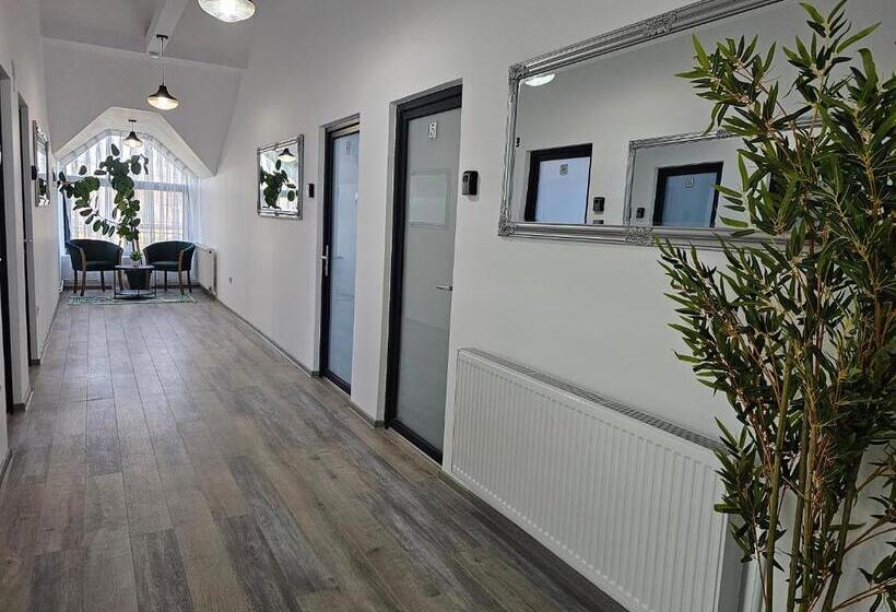 Пансион Perfect Villa Ploiesti