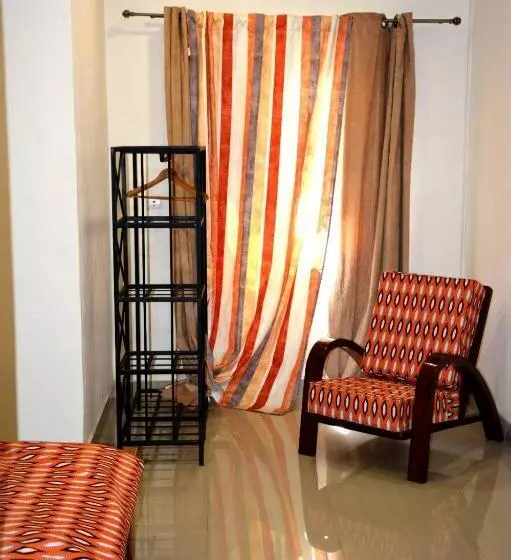 پانسیون Lome Bamboo Lodge   La Criquet Events