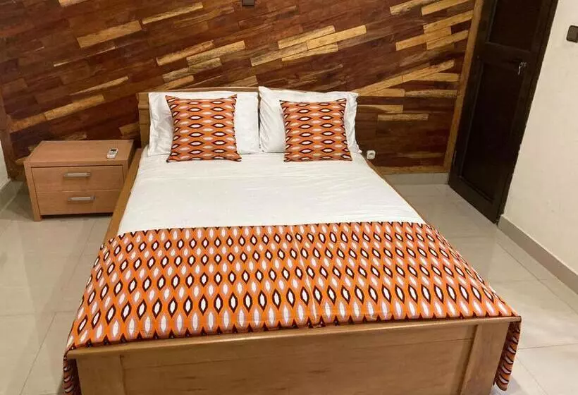 پانسیون Lome Bamboo Lodge   La Criquet Events