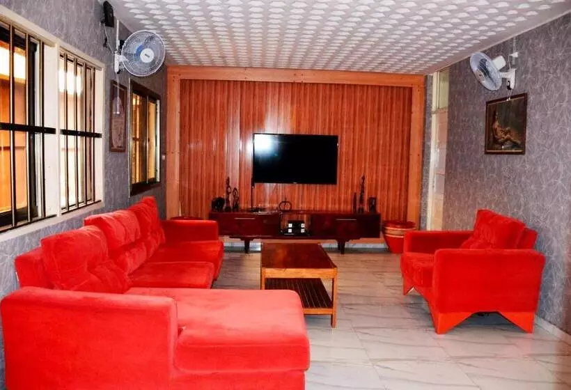 پانسیون Lome Bamboo Lodge   La Criquet Events