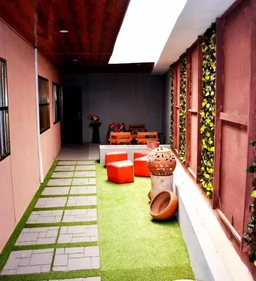 پانسیون Lome Bamboo Lodge   La Criquet Events