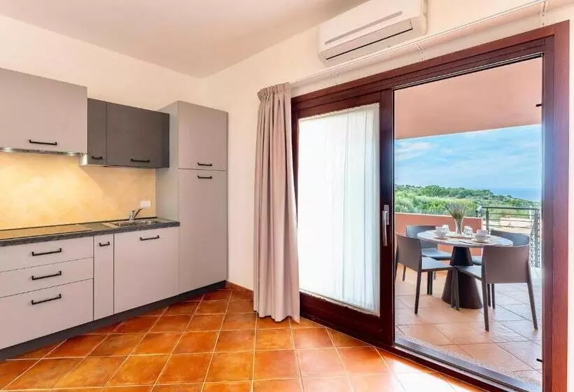 Residence With Swimming Pool In Isola Rossa, Just About 2 Km From The Beach La Marinedda