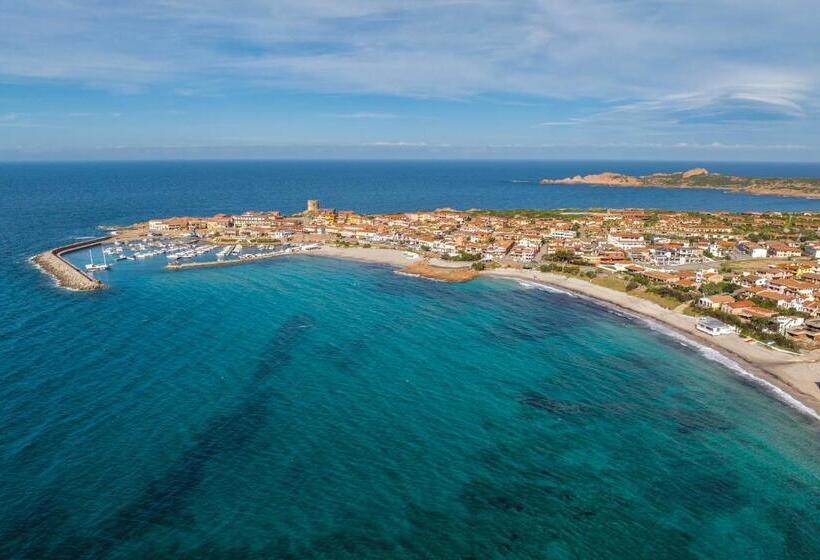 Residence With Swimming Pool In Isola Rossa, Just About 2 Km From The Beach La Marinedda